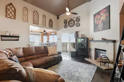 Living - 9185 Canyon Park, Santee, CA 92071 photo 5 of 5