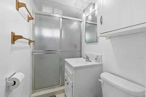 Bath - 646 El Rancho Dr, El Cajon, CA 92019 photo 1 of 7