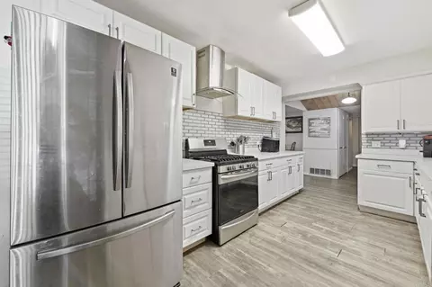 Kitchen - 646 El Rancho Dr, El Cajon, CA 92019 photo 3 of 3