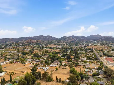 View/Area - 646 El Rancho Dr, El Cajon, CA 92019 photo 8 of 30