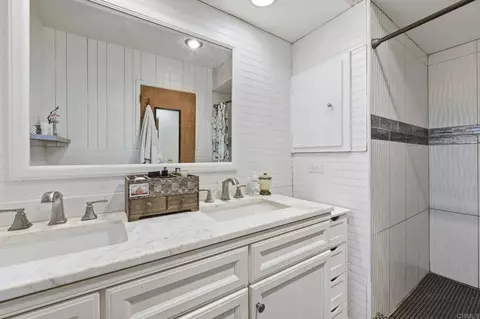 Bath - 646 El Rancho Dr, El Cajon, CA 92019 photo 5 of 7
