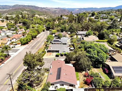 View/Area - 711 De Luz Rd, Fallbrook, CA 92028 photo 1 of 2