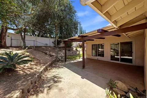 Exterior - 711 De Luz Rd, Fallbrook, CA 92028 photo 3 of 9