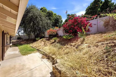 Exterior - 711 De Luz Rd, Fallbrook, CA 92028 photo 2 of 9