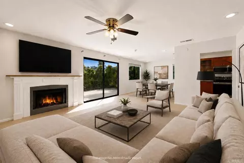 Living - 3038 Via Estrada, Carlsbad, CA 92009 photo 2 of 10