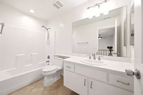 Bath - 3038 Via Estrada, Carlsbad, CA 92009 photo 4 of 4