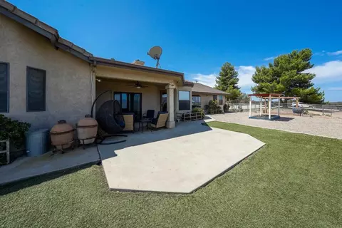 Exterior - 21012 N Burma Rd, Ramona, CA 92065 photo 7 of 8