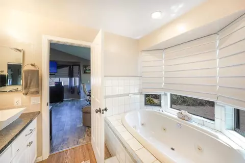 Bath - 21012 N Burma Rd, Ramona, CA 92065 photo 2 of 4