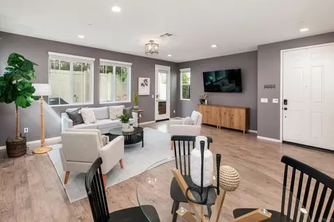 251 Saratoga Ct, Vista, CA 92083