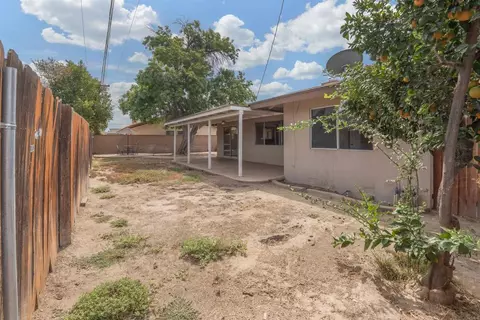 Exterior - 626 E Wright St, Hemet, CA 92543 photo 4 of 5