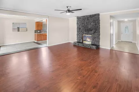 Living - 626 E Wright St, Hemet, CA 92543 photo 2 of 3
