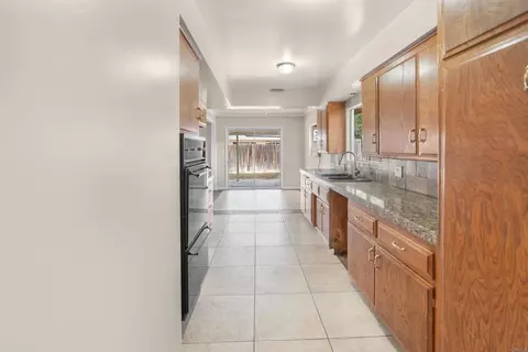 Entry Way - 626 E Wright St, Hemet, CA 92543 photo 1 of 1
