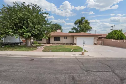 Exterior - 626 E Wright St, Hemet, CA 92543 photo 5 of 5
