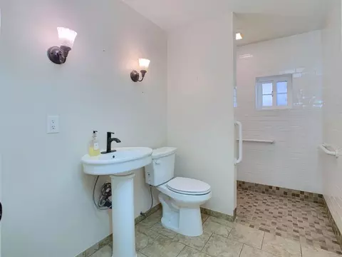 Bath - 9161 Emerald Grove Ave, Lakeside, CA 92040 photo 1 of 5