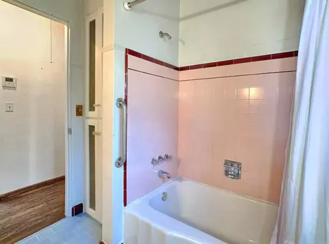 Bath - 9161 Emerald Grove Ave, Lakeside, CA 92040 photo 4 of 5