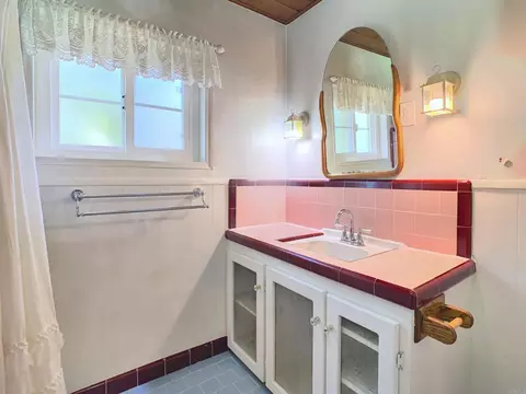 Bath - 9161 Emerald Grove Ave, Lakeside, CA 92040 photo 5 of 5
