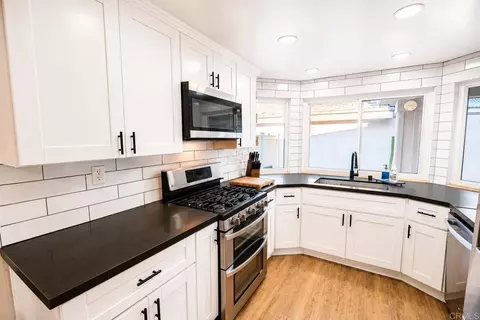 Kitchen - 30451 Red River Cir, Temecula, CA 92591 photo 3 of 4