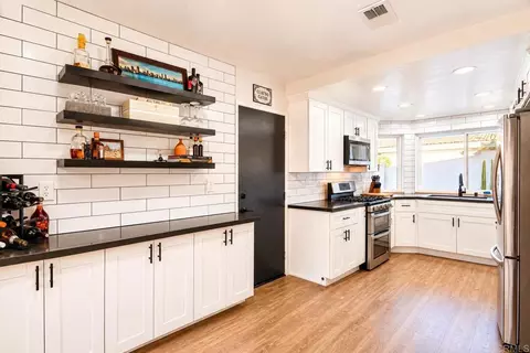 Kitchen - 30451 Red River Cir, Temecula, CA 92591 photo 2 of 4