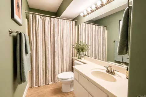 Bath - 30451 Red River Cir, Temecula, CA 92591 photo 2 of 2