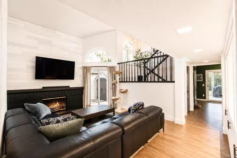 Living - 30451 Red River Cir, Temecula, CA 92591 photo 2 of 4