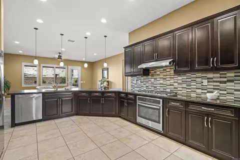 Kitchen - 85720 Molvena Dr, Indio, CA 92203 photo 3 of 7