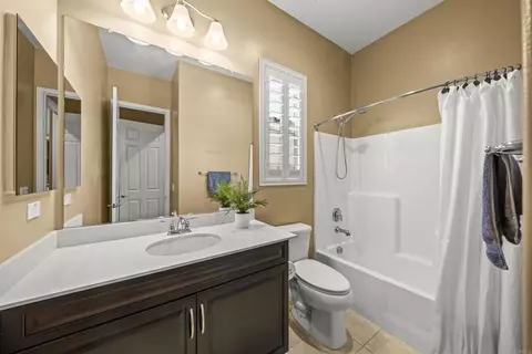 Bath - 85720 Molvena Dr, Indio, CA 92203 photo 3 of 3