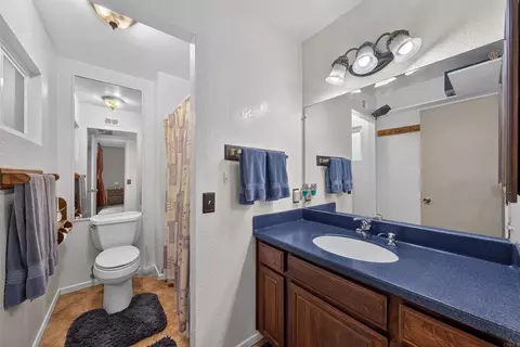 Bath - 10131 Tres Lagos Ct, Spring Valley, CA 91977 photo 1 of 2