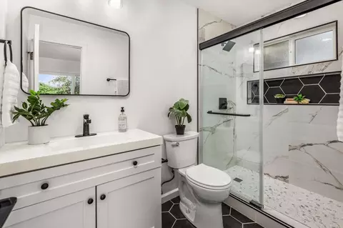 Bath - 1038 Delaware St, Imperial Beach, CA 91932 photo 2 of 2