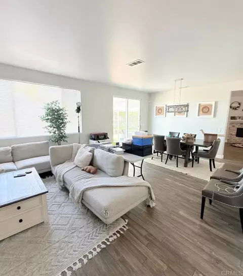 Living - 33258 Yucca St, Temecula, CA 92592 photo 2 of 2