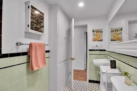 Bath - 774 Oro St, El Cajon, CA 92021 photo 3 of 6