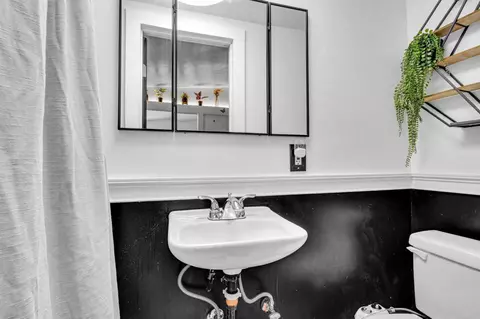 Bath - 774 Oro St, El Cajon, CA 92021 photo 6 of 6