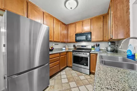Kitchen - 513 Calle Montecito #64, Oceanside, CA 92057 photo 2 of 3
