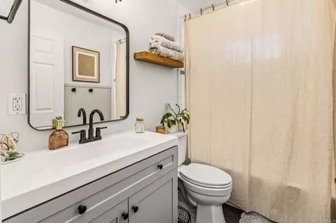 Bath - 14212 Myrtle St, Jamul, CA 91935 photo 1 of 2