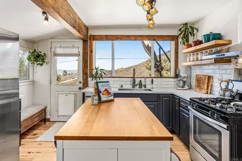 Kitchen - 14212 Myrtle St, Jamul, CA 91935 photo 2 of 4
