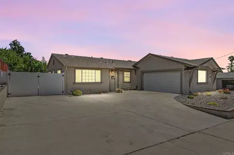 8378 Lake Ashwood Ave, San Diego, CA 92119