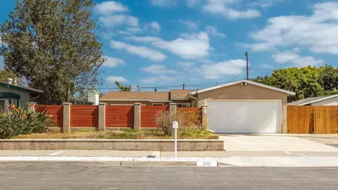 870 Darrell St, Costa Mesa, CA 92627