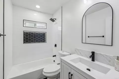 Bath - 1477 Montgomery Dr, Vista, CA 92084 photo 1 of 3