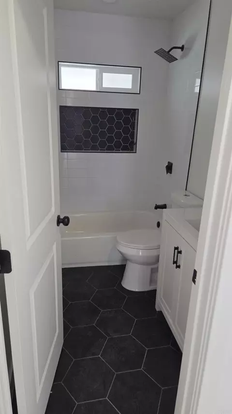 Bath - 1477 Montgomery Dr, Vista, CA 92084 photo 4 of 7