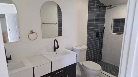 Bath - 1477 Montgomery Dr, Vista, CA 92084 photo 2 of 7