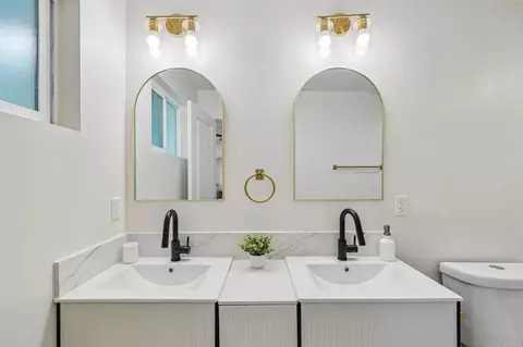 Bath - 1477 Montgomery Dr, Vista, CA 92084 photo 3 of 6