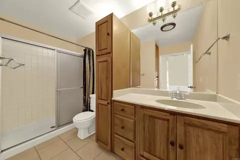 Bath - 15720 Davis Cup Ln, Ramona, CA 92065 photo 2 of 4