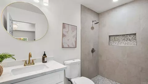 Bath - 8338 Stansbury St, Spring Valley, CA 91977 photo 2 of 5