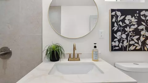 Bath - 8338 Stansbury St, Spring Valley, CA 91977 photo 5 of 5
