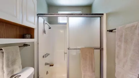Bath - 61647 El Reposo St, Joshua Tree, CA 92252 photo 4 of 5