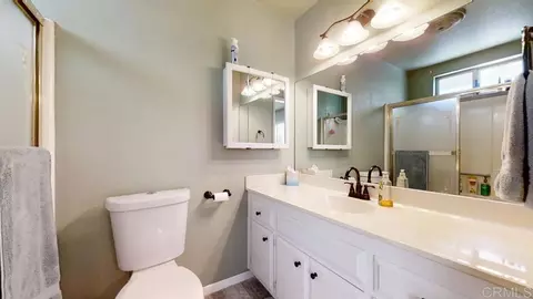 Bath - 61647 El Reposo St, Joshua Tree, CA 92252 photo 2 of 5