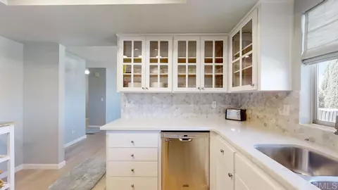 Kitchen - 61647 El Reposo St, Joshua Tree, CA 92252 photo 3 of 3
