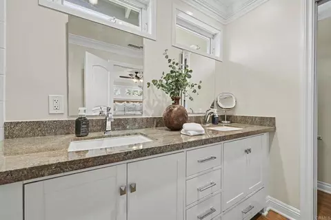 Bath - 4568 Shade Rd, La Mesa, CA 91941 photo 3 of 5