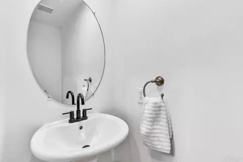 Bath - 13721 Gateway View Dr, El Cajon, CA 92021 photo 1 of 5
