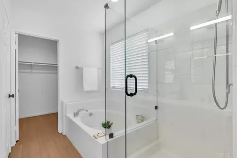 Bath - 13721 Gateway View Dr, El Cajon, CA 92021 photo 4 of 5