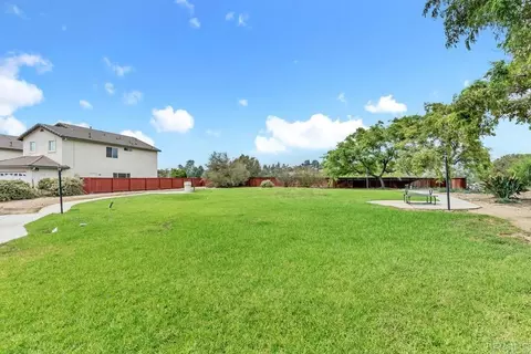 Exterior - 13721 Gateway View Dr, El Cajon, CA 92021 photo 9 of 12